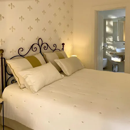 Lina Bed and Breakfast 4*