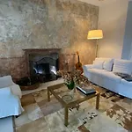 Oda ve Kahvaltı Lina 4*